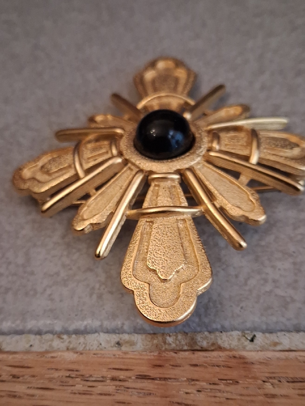 Monet Gold Floral Starburst Brooch